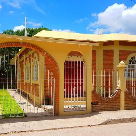 Casa Cerca De La Media Luna Río Verde Exterior foto